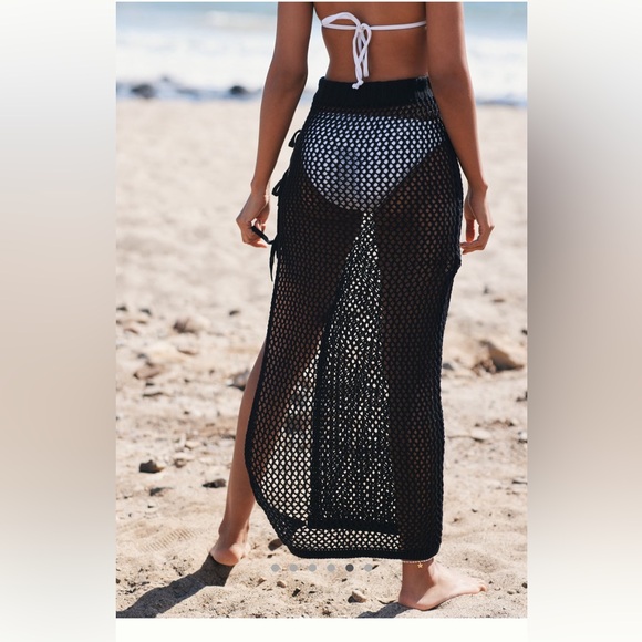 Beach Riot Black Cover Up Mesh Skirt, size Medium, NWT - Picture 1 of 10